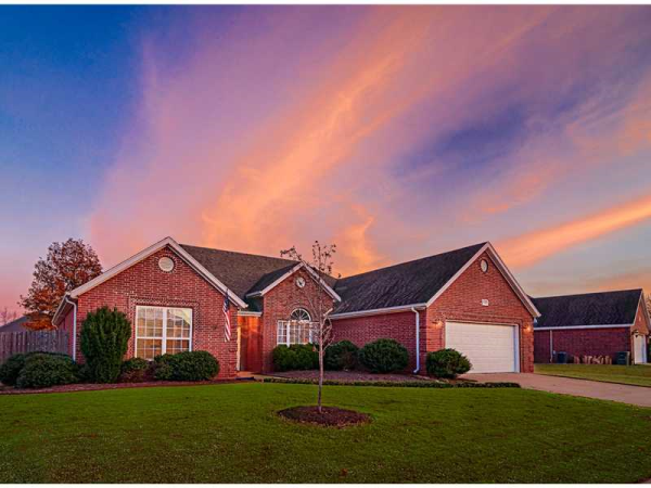 1198 S RIVER MEADOWS DR, Fayetteville, AR 72701 