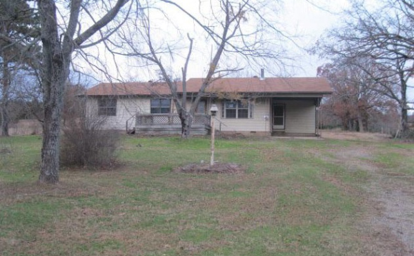 8706 E Tate Ln, Lavaca, AR 72941 