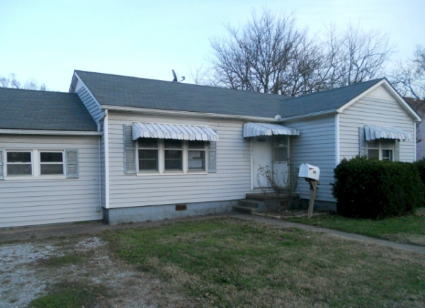521 N. 8th St., Rogers, AR 72756 