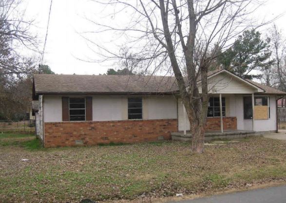 405 N 10th Avenue, Paragould, AR 72450 
