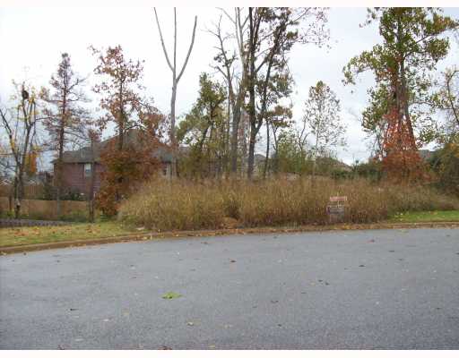 1738 KNOLLCREST CIR, Fayetteville, AR 72704 