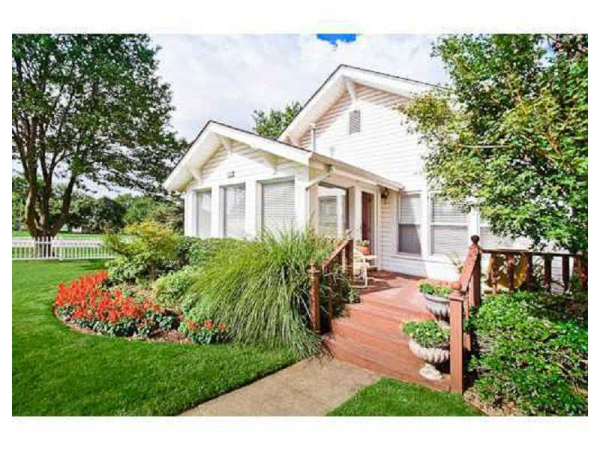 105 4TH AVE, Gravette, AR 72736 