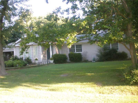 104 W Benton St, Gentry, AR 72734 