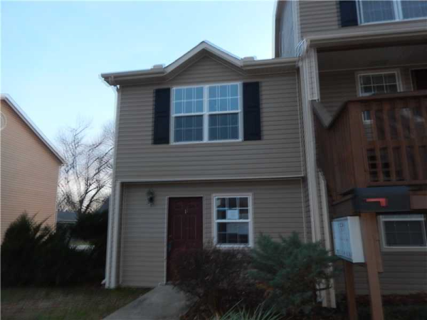 2106 N GARLAND AVE, Fayetteville, AR 72701 