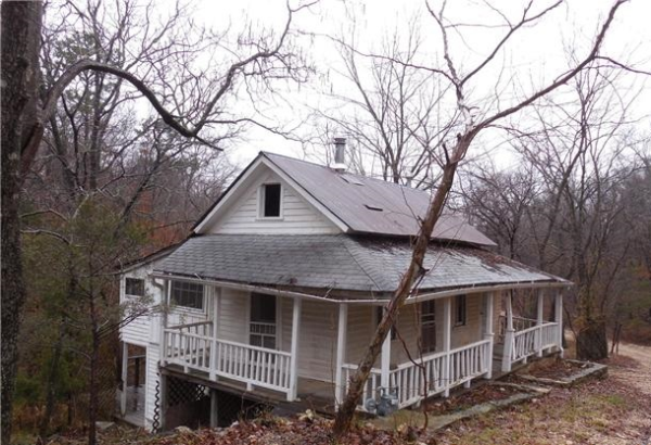 12 Fuller St, Eureka Springs, AR 72632 