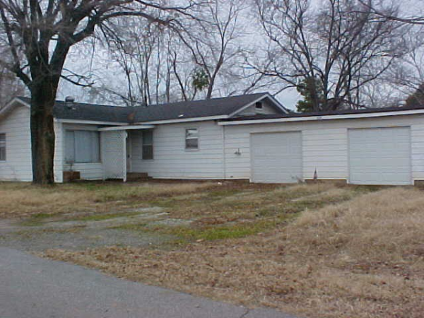 209 N. Skaggs Rd., Clarksville, AR 72830 