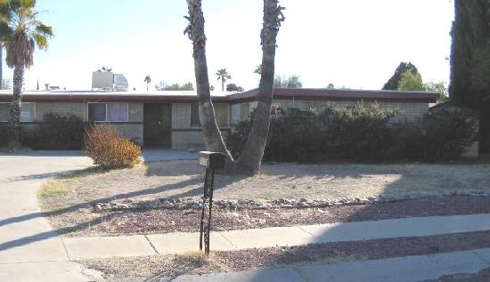 7740 East Clarence Place, Tucson, AZ 85715 