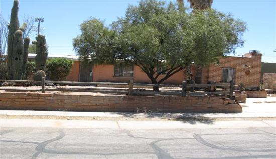 1845 West Lester Street, Tucson, AZ 85745 