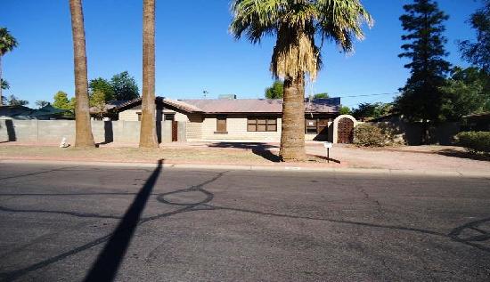 5736 West Loma Lane, Glendale, AZ 85302 