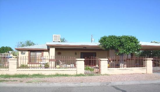6042 South 13th Place, Phoenix, AZ 85042 