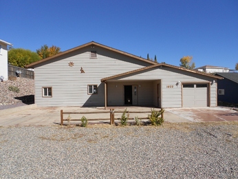 1033 N Cottonwood Spring Drive, Dewey, AZ 86327 