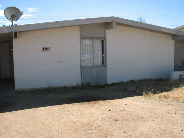 911 4th Ave, San Manuel, AZ 85631 