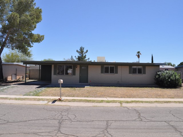 7720 E Winnepeg Drive, Tucson, AZ 85730 