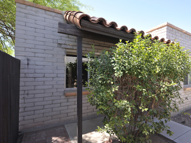 211 W Roger Road Unit 13, Tucson, AZ 85705 