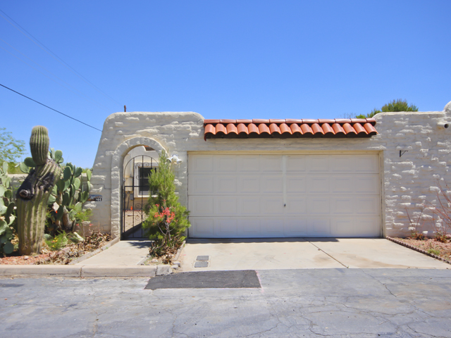 271 E Via Terrenal, Green Valley, AZ 85614 