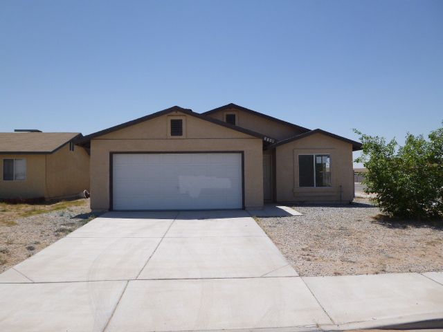 8801 E 38th Place, Yuma, AZ 85365 