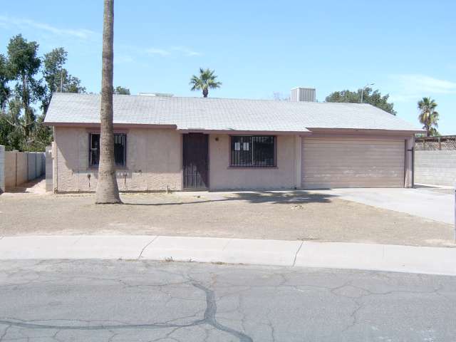 6742 W Earll Drive, Phoenix, AZ 85033 