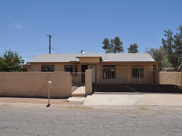 5702 E Calle Silvosa, Tucson, AZ 85711 