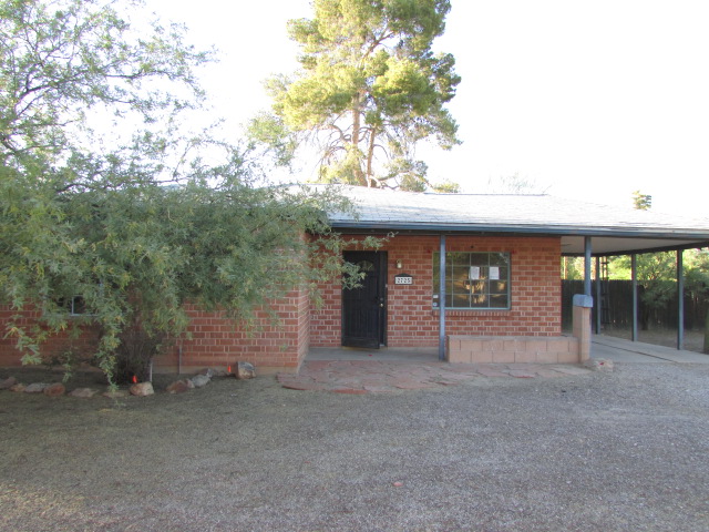 2725 E Glenn Street, Tucson, AZ 85716 