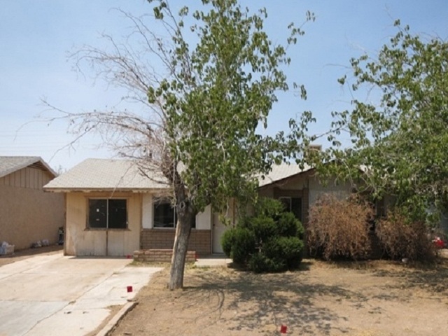 8214 West Avalon Drive, Phoenix, AZ 85033 