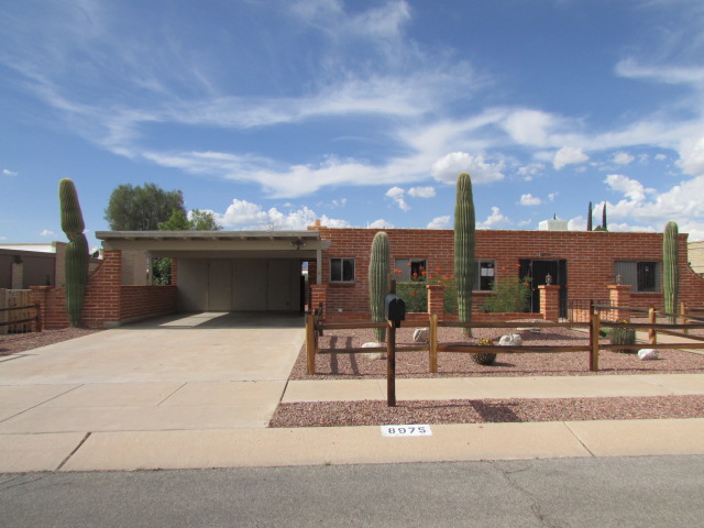 8975 Maple Leaf Drive, Tucson, AZ 85710 
