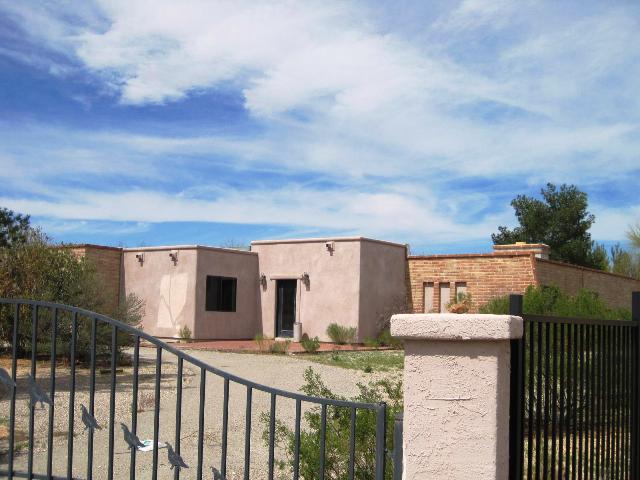 1020 West Cool Drive, Tucson, AZ 85704 