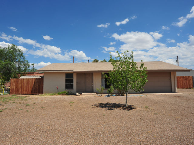2025 S Stern Avenue, Tucson, AZ 85711 