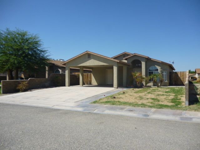 1520 N Iran Avenue, San Luis, AZ 85349 