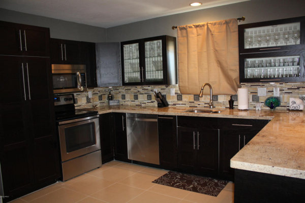 18428 N 42ND Street, Phoenix, AZ 85032 