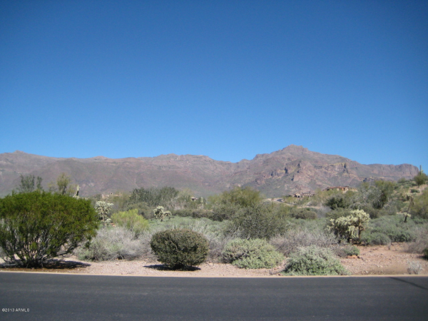 8725 E QUARTZ MOUNTAIN Drive, Gold Canyon, AZ 85118 