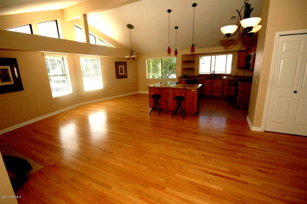 7712 S OAK Street, Tempe, AZ 85284 