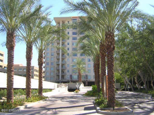 2211 E CAMELBACK Road, Phoenix, AZ 85016 