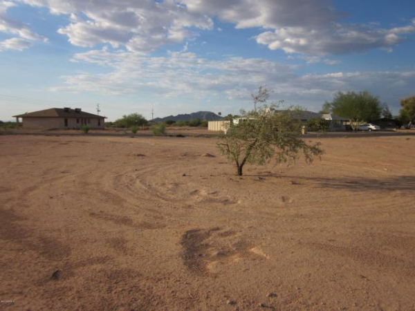 14707 S Cababi Road, Arizona City, AZ 85123 