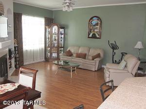 7584 W Pepper Ridge, Tucson, AZ 85743 