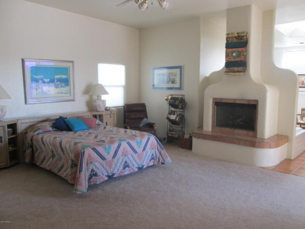 10394 E Snyder Creek, Tucson, AZ 85749 