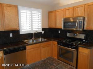 2427 E Skipping Rock, Tucson, AZ 85737 