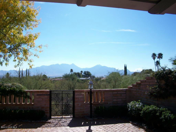 557 W Camino Del Monte, Green Valley, AZ 85614 