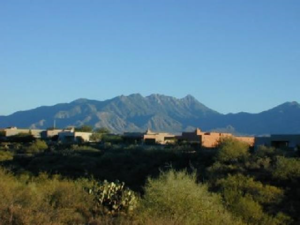 730 E Josephine Canyon Drive, Green Valley, AZ 85614 