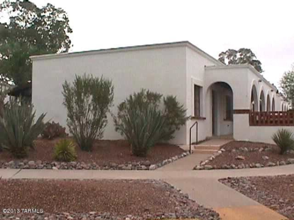 132 S Paseo Pena, Green Valley, AZ 85614 