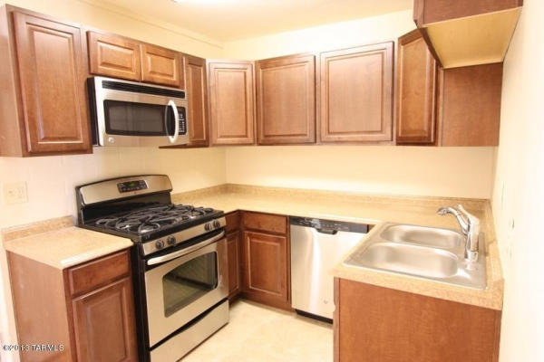 2112 S Rosemont, Tucson, AZ 85711 