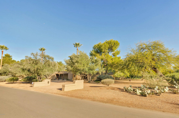 8239 N Golf Drive, Paradise Valley, AZ 85253 