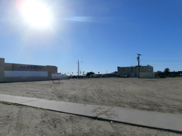 1051 S 3 AVE, Yuma, AZ 85364 