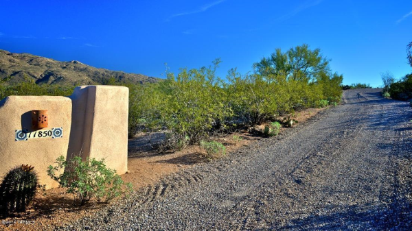 11850 E Calle Javelina, Tucson, AZ 85748 