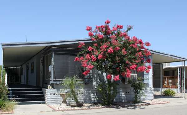 581 N. Crawford #60, Dinuba, CA 93618 