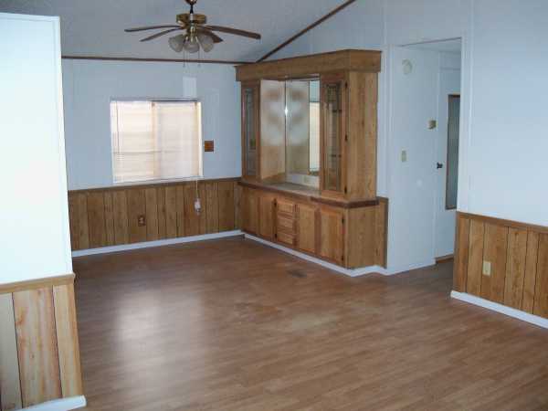 1097 N State Street, Hemet, CA 92543 