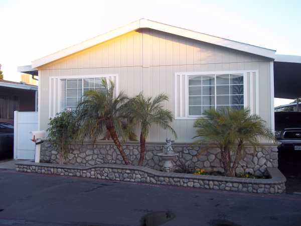 16600 downey av, Paramount, CA 90723 