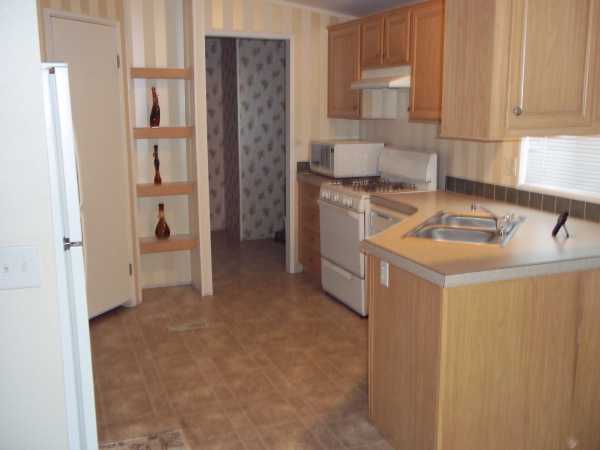 7560 WOODMAN PL, Van Nuys, CA 91405 