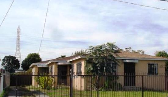 9519 9521 9523 Compton Avenue, Los Angeles, CA 90002 