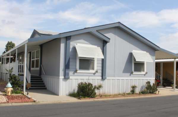 581 N. Crawford #132, Dinuba, CA 93618 