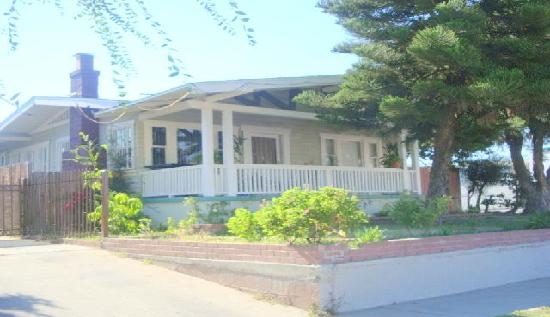 6417 Hollenbeck Street, Huntington Park, CA 90255 